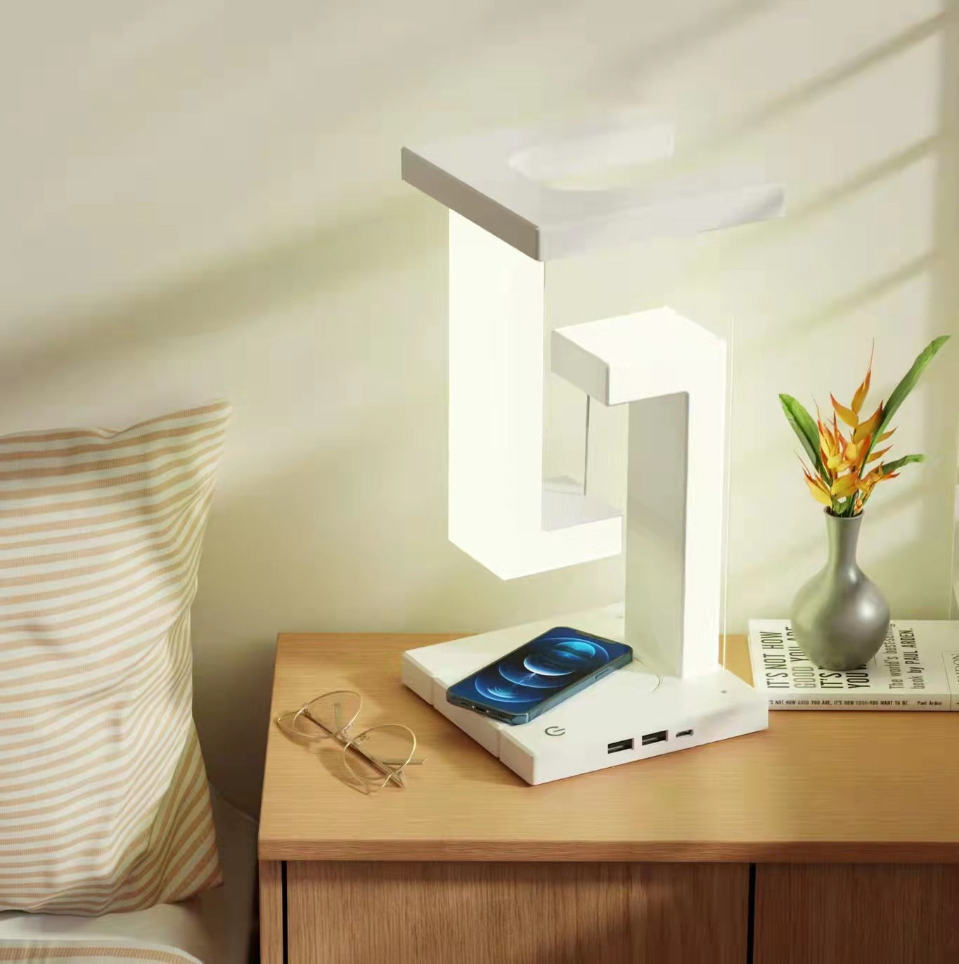 The Gravity-Defying Charging Lamp| NAVANZA™ Aura-Lift
